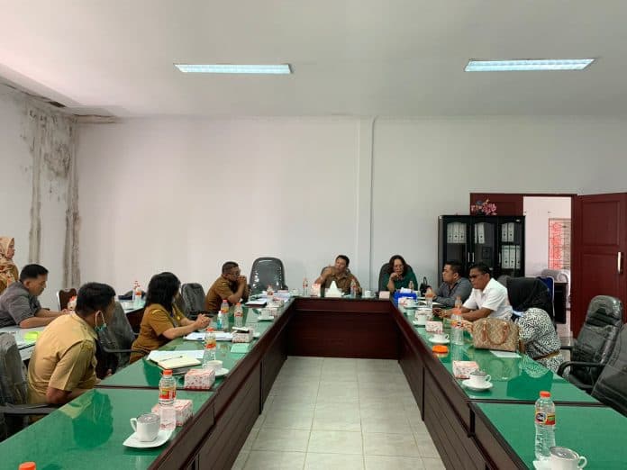 komisi_i_dprd_simalungun_minta_disdukcapil_tidak_bersikap_arogan_dalam_pelayanan