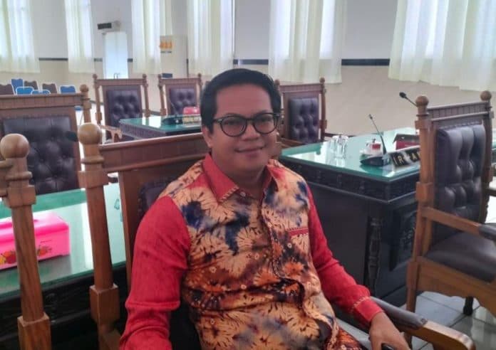 komisi_ii_dprd_siantar_sarankan_pd_phj_koordinasi_dengan_putr_perbaiki_drainase_pasar