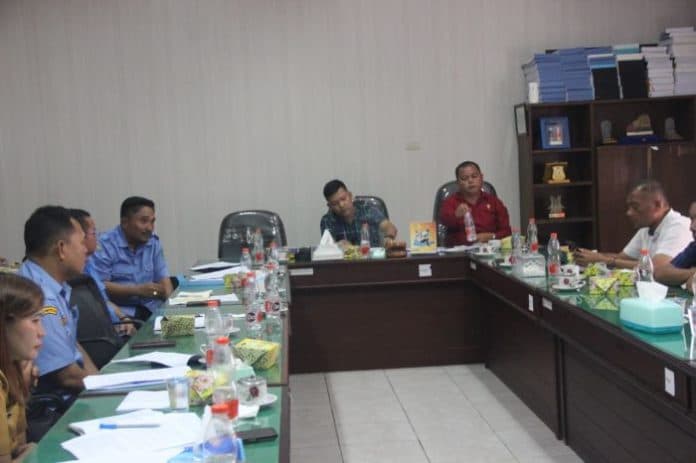 komisi_iii_dprd_simalungun_minta_pdam_tirtalihou_lebih_transparan