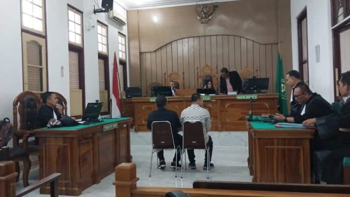 komisioner_bawaslu_medan_didakwa_memeras_caleg_begini_kronologinya