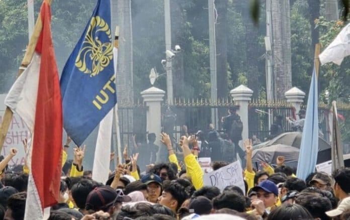 komnas_ham_minta_polisi_bebaskan_ratusan_demonstran_yang_ditahan
