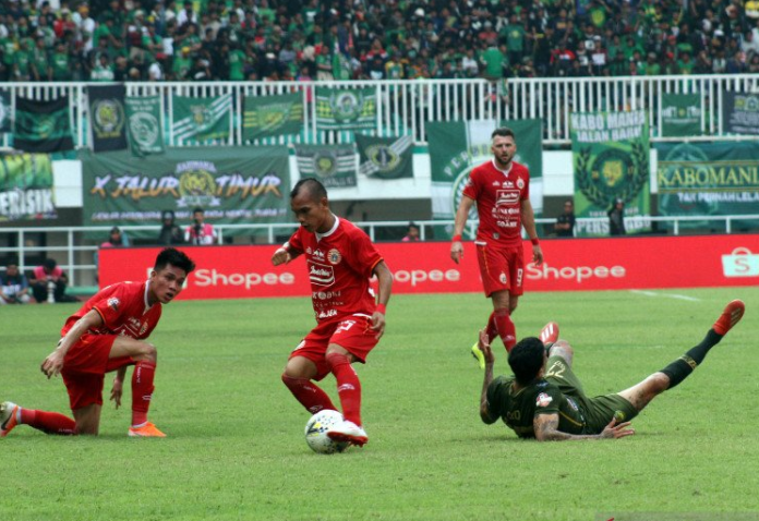 kompetisi_liga_1_2020_dilanjutkan_tanpa_penonton_pemain_diminta_beradaptasi_dengan_situasi