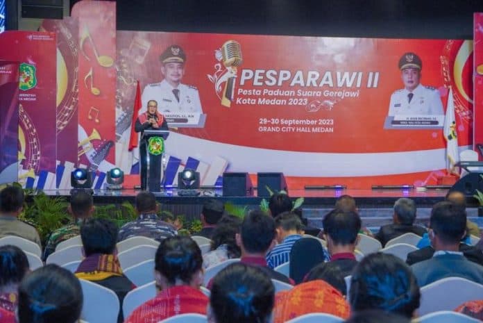 kompetisi_pesparawi_kota_medan_aulia_rachman_berikan_penilaian_jujur_dan_adil