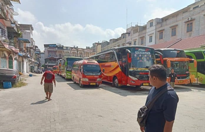 kompleks_perumahan_di_siantar_jadi_lokasi_parkir_disorot_ini_kata_pengusaha_paradep