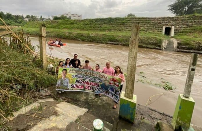 komunitas_di_medan_sebar_10_ribu_benih_ikan_jaga_ekosistem_sungai_deli