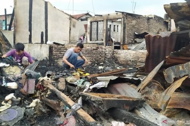 kondisi_terkini_serelah_kebakaran_jalan_sentosa_lama_medan