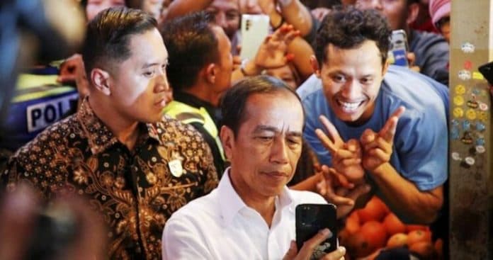 konflik_golkar_jokowi_sebut_istana_tak_pernah_mencampuri
