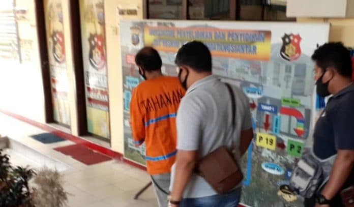 konfrensi_pers_curanmor_di_polres_siantar_wartawan_pertanyakan_keberadaan_terduga_penadah
