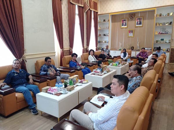 konjen_tiongkok_di_medan_kunjungi_wali_kota_pematangsiantar