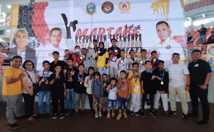 kontingen_taekwondo_pakpak_bharat_raih_15_emas_di_kejuaraan_martabe_cup