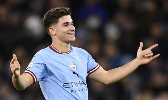 kontrak_julian_alvarez_di_manchester_city_diperpanjang_hingga_2028