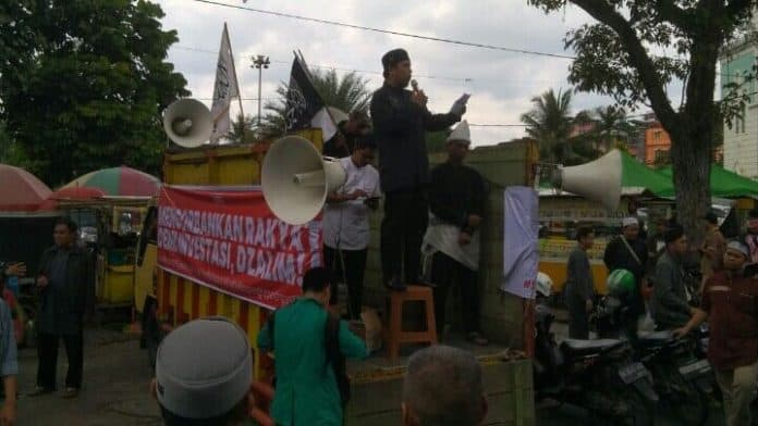 konvoi_keliling_kota_medan_ammbu_desak_pemerintah_selesaikan_konflik_rempang_galang
