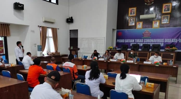 koordinator_gakkum_kesal_rakor_satgas_covid_19_siantar_minim_dihadiri_opd