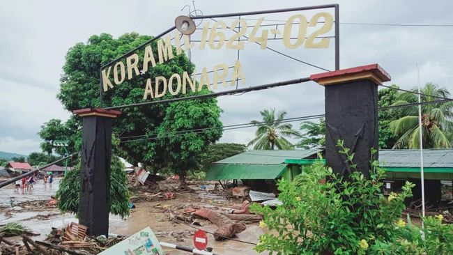 korban_banjir_bandang_ntt_84_tewas_dan_71_masih_hilang