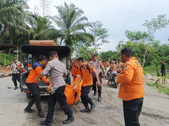 korban_hanyut_di_aliran_sungai_bingei_ditemukan_meninggal_dunia
