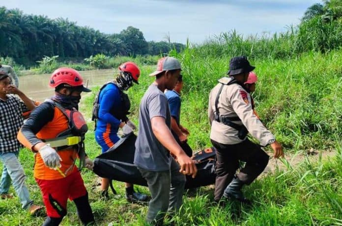 korban_hanyut_sungai_ular_ditemukan_tewas_mengambang_di_perairan_pantai_cermin