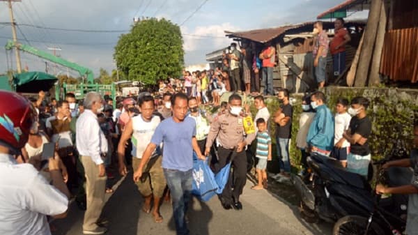 korban_laka_yang_terhimpit_kolong_truk_di_jalan_ulakma_sinaga_siantar_meninggal_dunia_rem_truk_diduga_blong