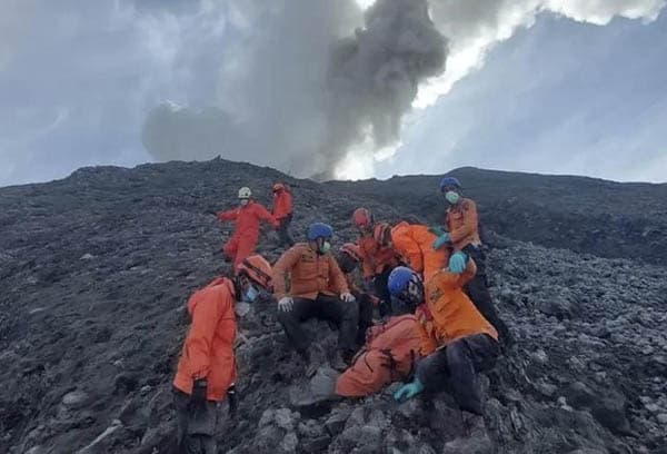 korban_meninggal_dunia_akibat_erupsi_marapi_jadi_23_orang