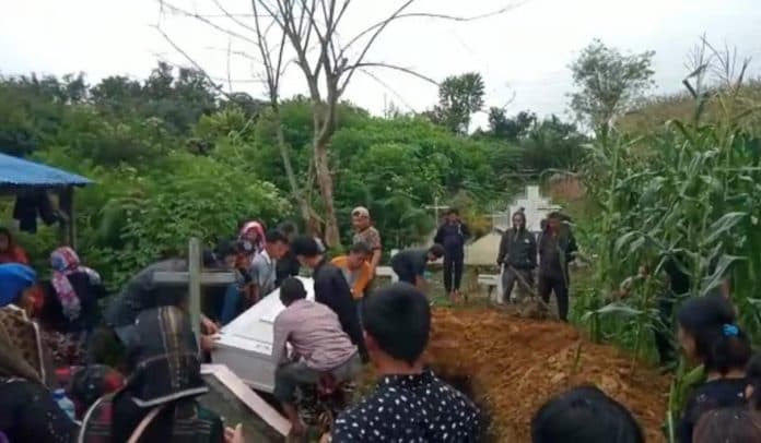 korban_pembunuhan_di_kolam_pancing_dairi_dikebumikan_polisi_masih_memburu_pelaku