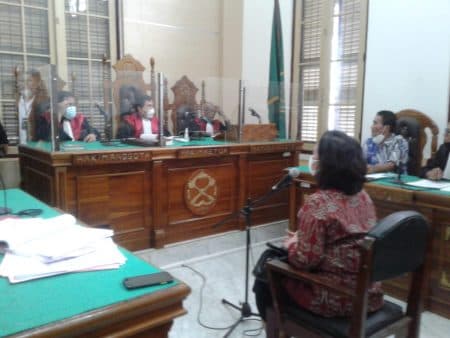 korban_penganiayaan_akui_sebelum_dipukul_dia_dilempar_sampah