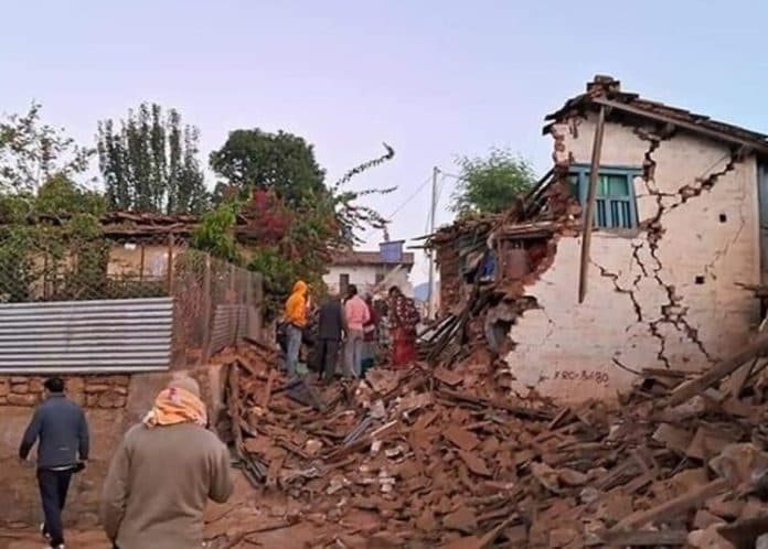 korban_tewas_akibat_gempa_di_nepal_bertambah_jadi_157_orang