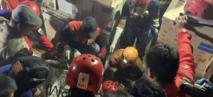 korban_tewas_ketiga_kebakaran_di_toko_bangunan_cianjur_ditemukan