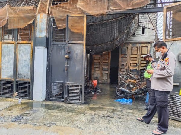 korban_tewas_terbakar_di_ruko_jalan_rahmadsyah_medan_inisial_i