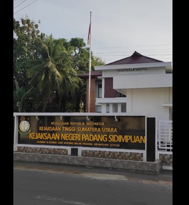 korupsi_add_kejari_periksa_bendahara_dinas_pmd_padangsidimpuan_6_jam