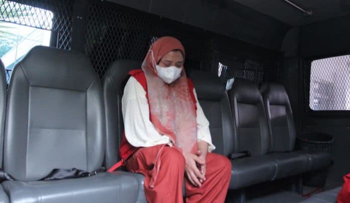 korupsi_bok_dan_jaspel_puskesmas_kejatisu_tahan_mantan_kadinkes_tapteng