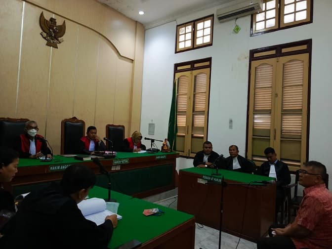 korupsi_dana_bos_smk_pencawan_1_medan_dua_terdakwa_dituntut_75_tahun_penjara