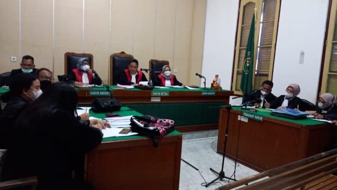 korupsi_dana_desa_lalu_kabur_kini_mantan_kades_lubuk_godang_paluta_dituntut_8_tahun
