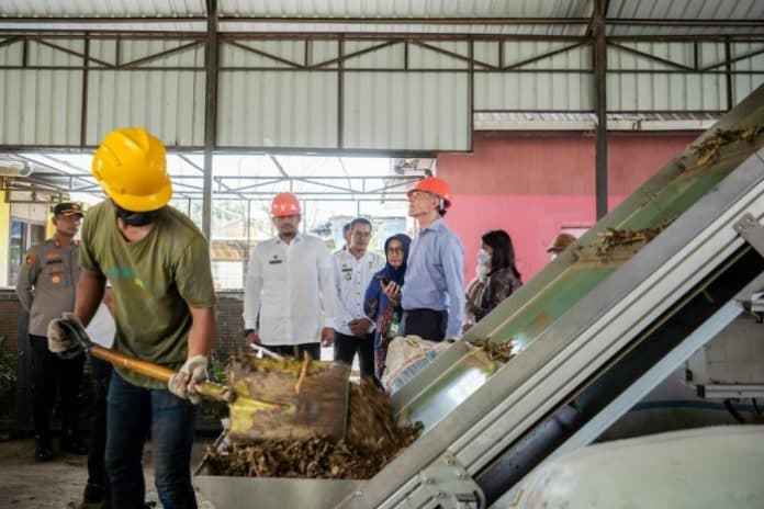 kota_medan_raih_sertifikat_adipura_kategori_kota_metropolitan