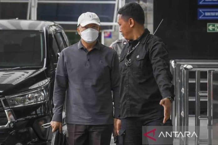 kpk_bawa_gubernur_bengkulu_rohidin_mersyah_ke_jakarta