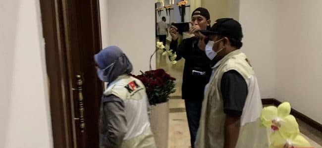 kpk_geledah_ruang_kerja_gubernur_dan_wakil_gubernur_jawa_timur