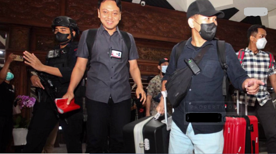 kpk_sita_dokumen_apbd_dari_ruang_kerja_gubernur_jatim_dan_wakil