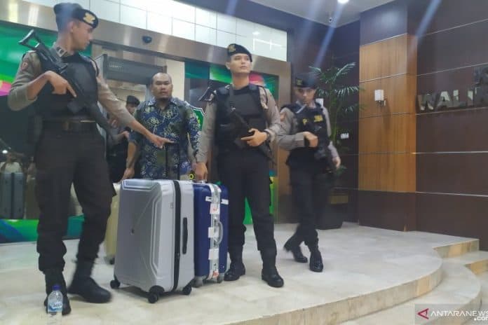 kpk_sita_sejumlah_berkas_dari_kantor_wali_kota_medan