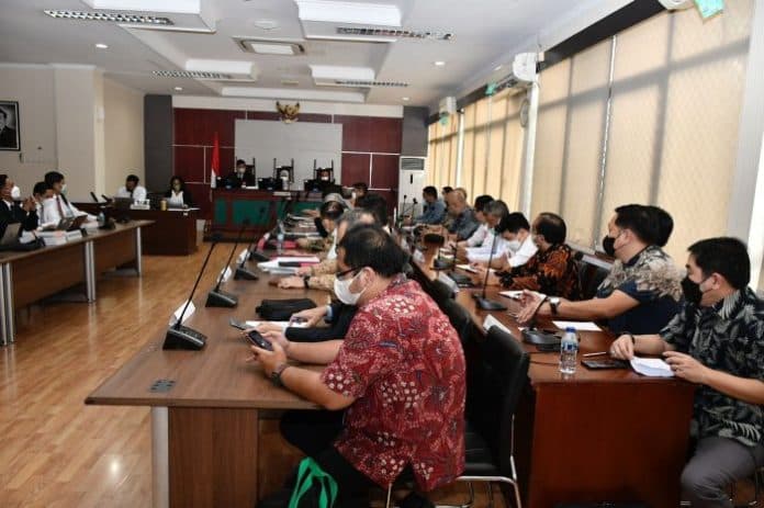 kppu_mulai_sidangkan_27_terlapor_kasus_minyak_goreng