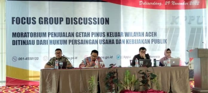 kppu_soroti_kebijakan_moratorium_penjualan_getah_pinus_keluar_wilayah_aceh