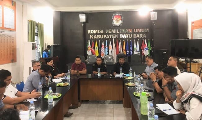 kpu_batu_bara_rakor_evaluasi_debat_perdana_dan_persiapan_debat_kedua