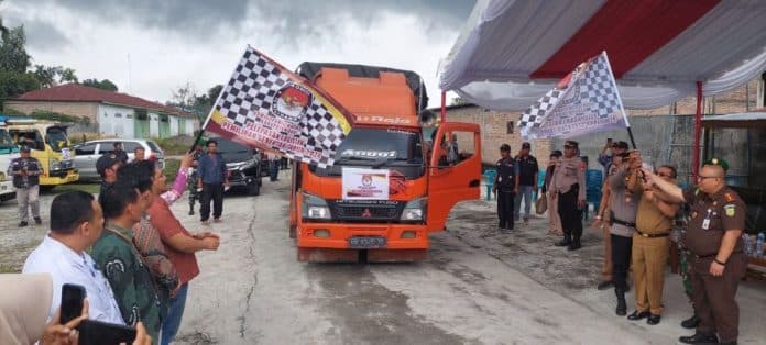 kpu_dairi_distribusikan_logistik_pilkada_ke_tingkat_kecamatan_sekda_suksesnya_jadi_tanggung_jawab_bersama
