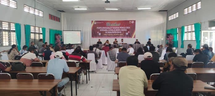 kpu_dairi_sosialisasi_tahapan_pemilu_2024_bersama_116_jurnalis_media_massa_usia_16_tahun_bisa_ikut_jadi_pemilih