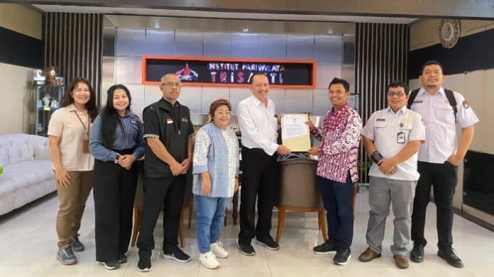kpu_dairi_verifikasi_keabsahan_ijazah_5_bapaslon_di_pulau_jawa