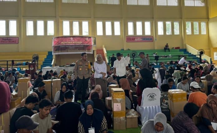 kpu_deli_serdang_kerahkan_900_orang_melipat_kertas_surat_suara_pilkada_2024