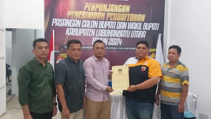 kpu_labura_serahkan_hasil_pemeriksaan_kesehatan_bapaslon_hendriyanto_sitorus_samsul_tanjung