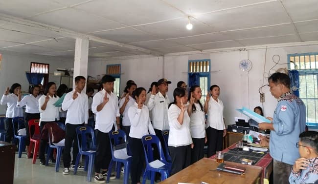 kpu_samosir_lantik_2401_anggota_kpps_yang_akan_ditempatkan_di_343_tps
