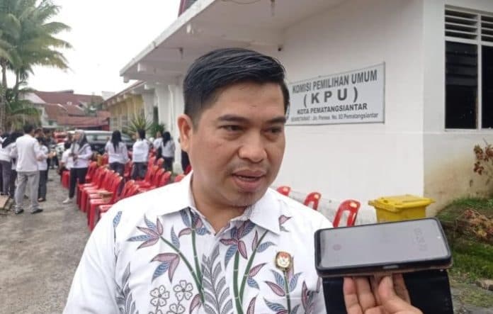 kpu_siantar_pastikan_seluruh_petugas_kpps_dalam_kondisi_baik