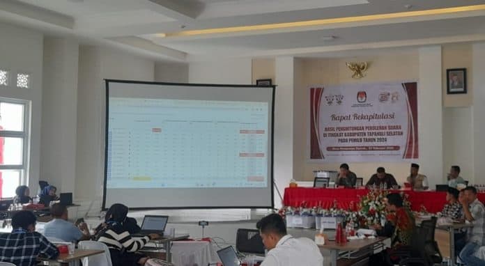 kpu_tapsel_gelar_rekapitulasi_tingkat_kabupaten_prosesnya_lancar