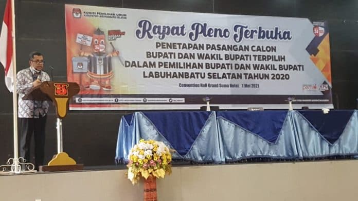 kpu_tetapkan_edimin_ahmad_padli_bupati_dan_wakil_bupati_labusel_terpilih