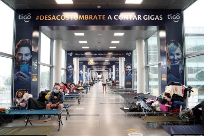 krisis_corona_ekuador_angkut_100_mayat_dari_rumah_warga