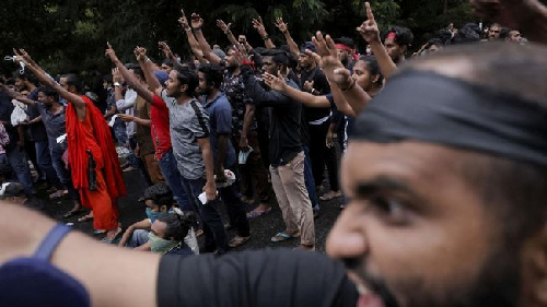 krisis_memburuk_puluhan_ribu_warga_sri_lanka_marah_tuntut_presiden_mundur
